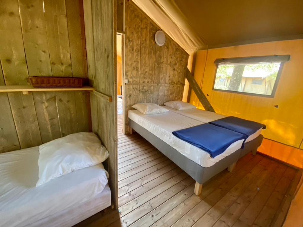 Camping La Kahute - Tente Lodge Au Coeur De La Foret Carcans Exteriér fotografie